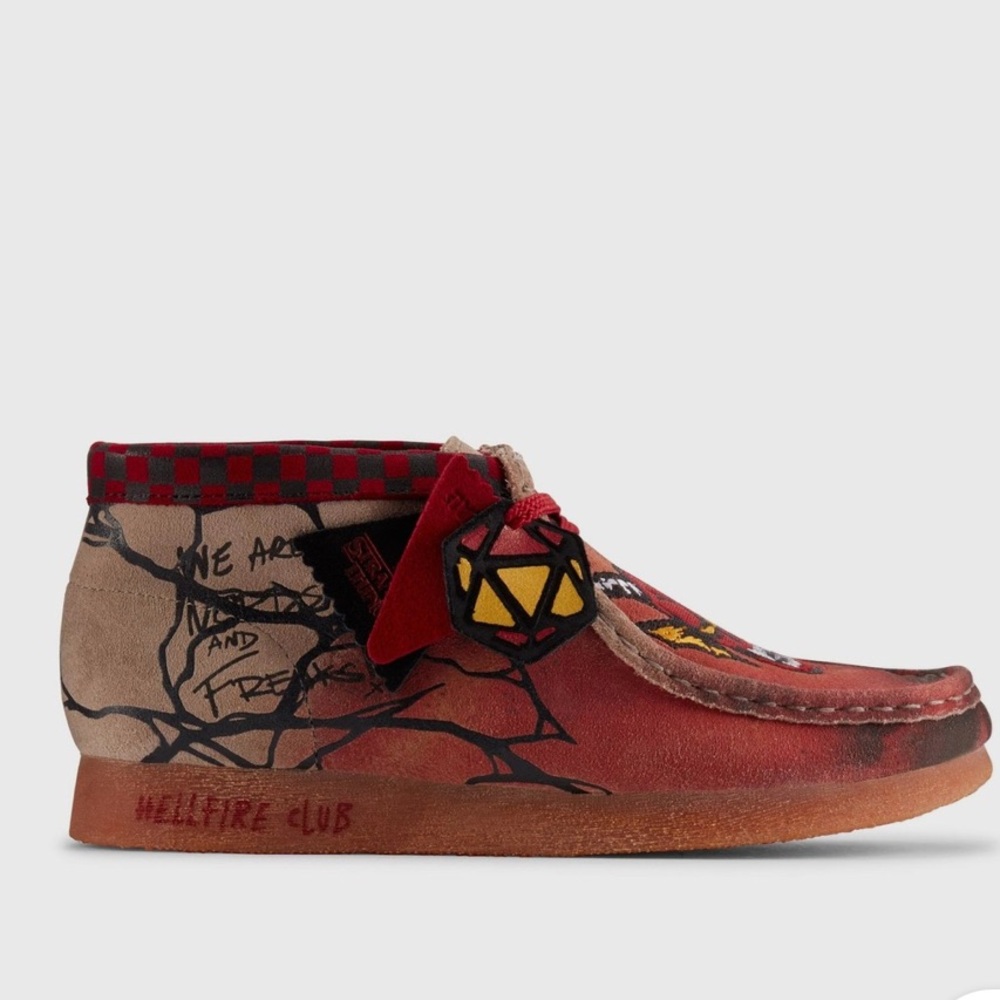 Clarks Originals NWOT Wallabee x Stranger Things Evo dark sand Hellfire Club - Picture 3 of 6